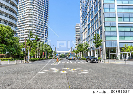 横浜みなとみらいの都市風景 パシフィコ横浜前 横浜みなとみらいの都市風景 パシフィコ横浜前 80391687