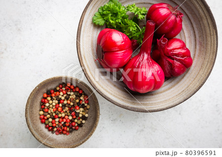 Red pickled garlic 80396591