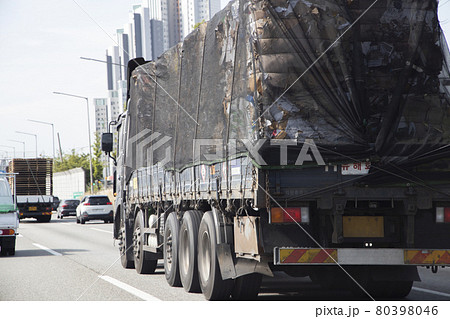 トラック 乗用車 車 80398046
