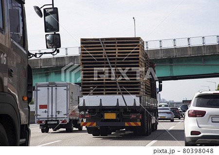 トラック 乗用車 車 80398048