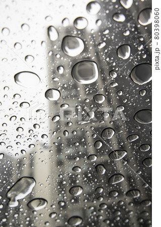 滴 背景 ガラス 80398060