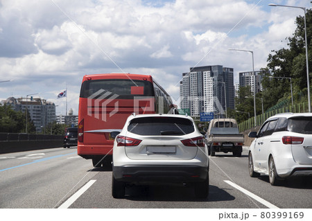乗用車 車 道路 80399169