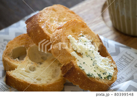クリームチーズトーストの朝食	 80399548
