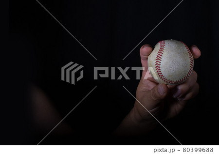 一流野球選手の多彩なボールの握りと変化球投球術 80399688