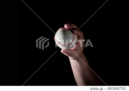 一流野球選手の多彩なボールの握りと変化球投球術 80399750