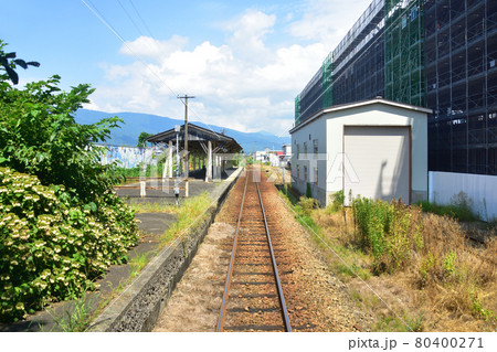 2020年夏の山形鉄道フラワー長井線と車窓からの風景 80400271