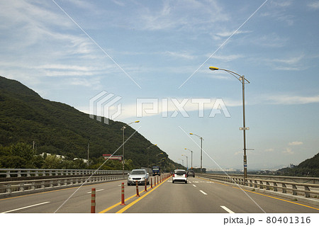 道路 夏 風景 80401316