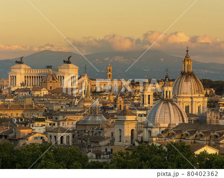 ローマ・サンタンジェロ城から眺望 view from Castel Sant'Anelo, Rome 80402362