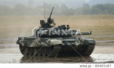 ZHUKOVSKY, MOSCOW REGION, RUSSIA, JULY 03: Aerodrom in Zhukovsky, IV International Salon of weapons and military equipment, 2010.03 July. The main Russian tank T-90 80403167