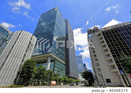東京　丸の内の都市風景　パシフィックセンチュリープレイス丸の内 80406374