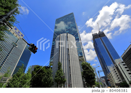 東京　丸の内の都市風景　パシフィックセンチュリープレイス丸の内 80406381