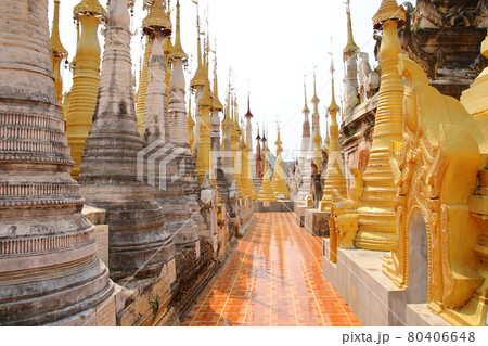 インデイン寺院（インレー湖、ミャンマー） 80406648