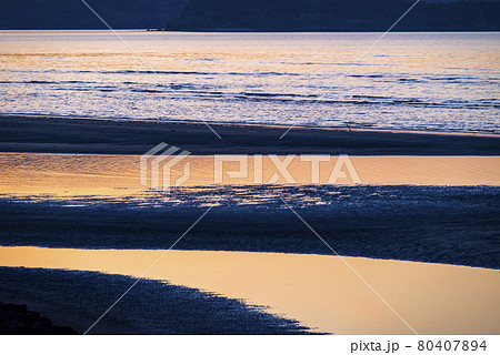 越路海岸の夕焼け 越路海岸の夕焼け 80407894