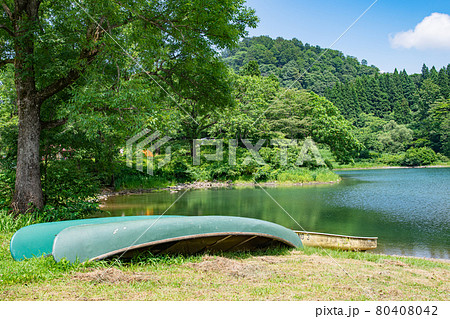 新緑の湖畔 高浪の池 新緑の湖畔 高浪の池 80408042
