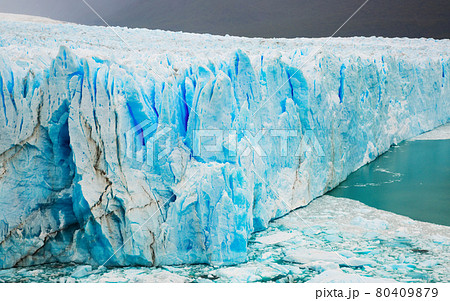 Glacier Perito Moreno, southeast of Argentina 80409879