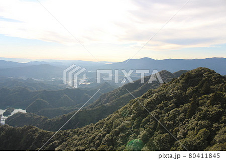 佐賀　黒髪山　竜門峡登山口から山頂(天童岩）への登山コースの景観 80411845