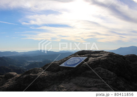 佐賀 黒髪山 竜門峡登山口から山頂(天童岩)への登山コースの景観 佐賀 黒髪山 竜門峡登山口から山頂(天童岩)への登山コースの景観 80411856