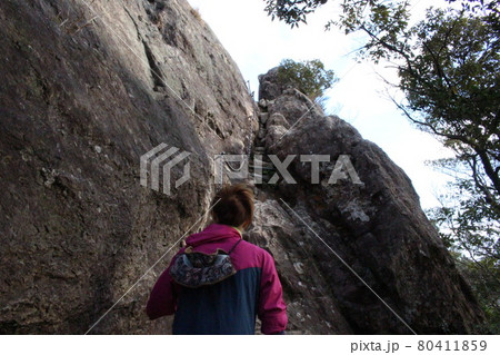 佐賀 黒髪山 竜門峡登山口から山頂(天童岩)への登山コースの景観 佐賀 黒髪山 竜門峡登山口から山頂(天童岩)への登山コースの景観 80411859