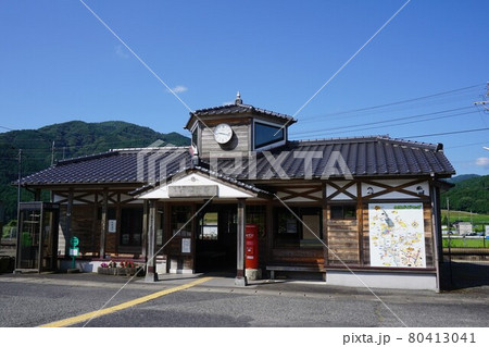 岡山県津山市JR因美線 美作加茂駅 駅舎 岡山県津山市JR因美線 美作加茂駅 駅舎 80413041
