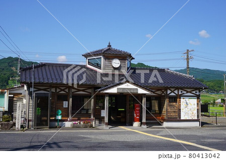 岡山県津山市JR因美線 美作加茂駅 駅舎 岡山県津山市JR因美線 美作加茂駅 駅舎 80413042