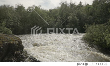 Establishing shot of karerlia river on a summer day Establishing shot of karerlia river on a summer day 80414490
