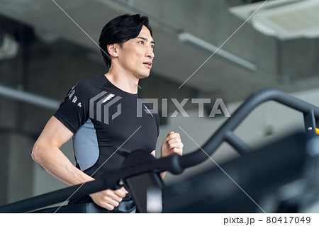 フィットネス　スポーツジム　ランニング　トレーニング　エクササイズ 80417049