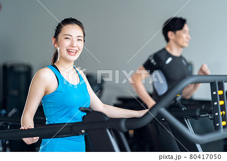 フィットネス　スポーツジム　ランニング　トレーニング　エクササイズ 80417050