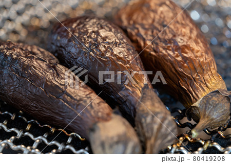 七輪と備長炭で焼く、焼きなす 80419208