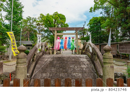 若宮神明社、七夕飾りが映える〈愛知県一宮市〉 80423746