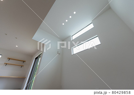 吹抜けのあるリビング 吹抜けのあるリビング 80429858