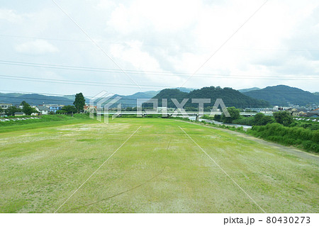 2020年夏の東北本線、福島駅から新白河駅までの車窓風景 80430273