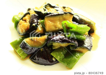 なすとピーマンのサラダ 80436749