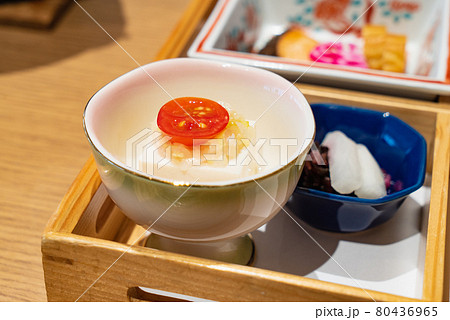 朝食の豆腐料理 朝食の豆腐料理 80436965