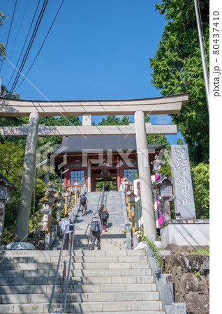 武蔵御嶽神社随身門 80437410
