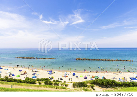 〈島根県〉道の駅キララ多伎　コバルトブルーの海が広がるキララビーチ 80437710