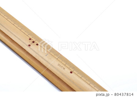 長いものさしのイメージ素材 80437814