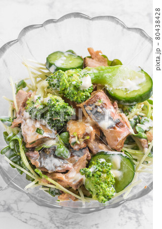 鯖缶サラダ 80438428