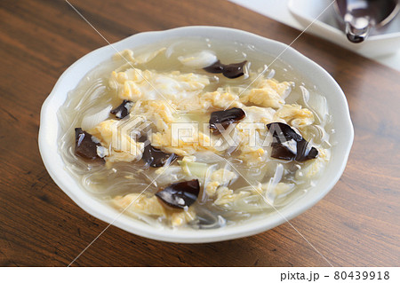 春雨と生きくらげの中華スープ 80439918