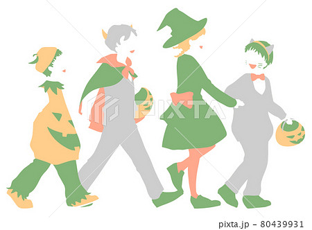 ハロウィンの仮装をする子どもたち 80439931