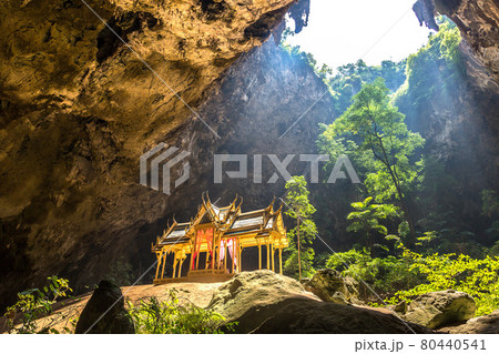 Royal pavilion in Phraya Nakorn cave 80440541