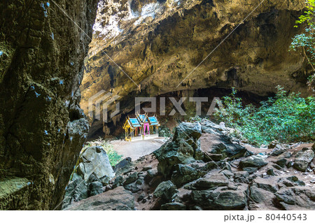 Royal pavilion in Phraya Nakorn cave 80440543