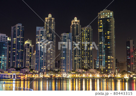 Dubai downtown 80443315