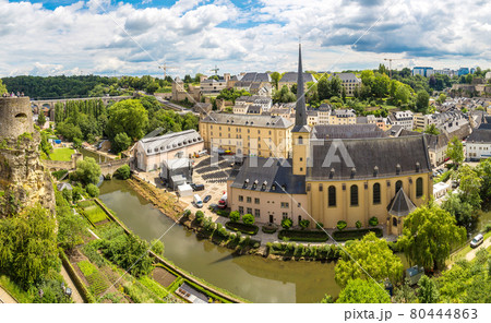 Panoramic cityscape of Luxembourg 80444863