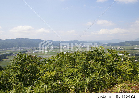 坊谷山：山頂／北側の眺め（新潟県南魚沼市） 80445432