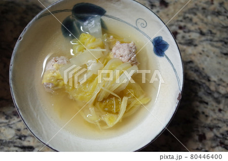 白菜と鶏つくねの塩麹スープ 80446400