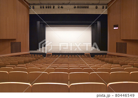 無人のステージ、観客席の劇場 無人のステージ、観客席の劇場 80446549
