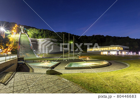 大倉山ジャンプ競技場夜景 80446683