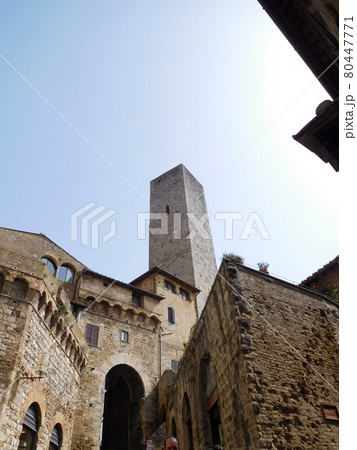 イタリア サンジミニャーノ ベッチのアーチ ベッチの塔 イタリア サンジミニャーノ ベッチのアーチ ベッチの塔 80447771