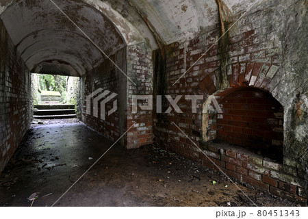 山口県下関市の下関要塞火の山砲台跡の風景 山口県下関市の下関要塞火の山砲台跡の風景 80451343
