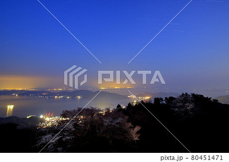 春の野呂山かぶと岩展望台からの夜景 春の野呂山かぶと岩展望台からの夜景 80451471
